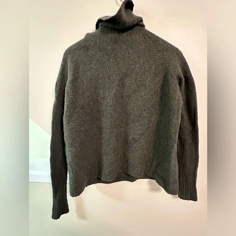 aritzia community plutarch sweater - Picture 2 of 4